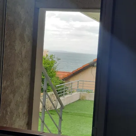 La Maison De La Falaise *